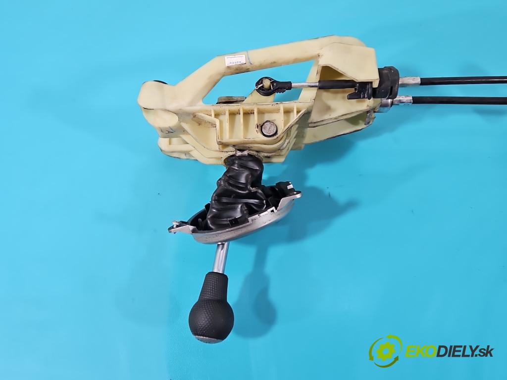 Honda Jazz II 2002-2008 1.3b: 83 HP manual 61 kW 1339 cm3 5- Páka: Změny: stupeň,rýchlosť  (Rýchlostné páky / kulisy)