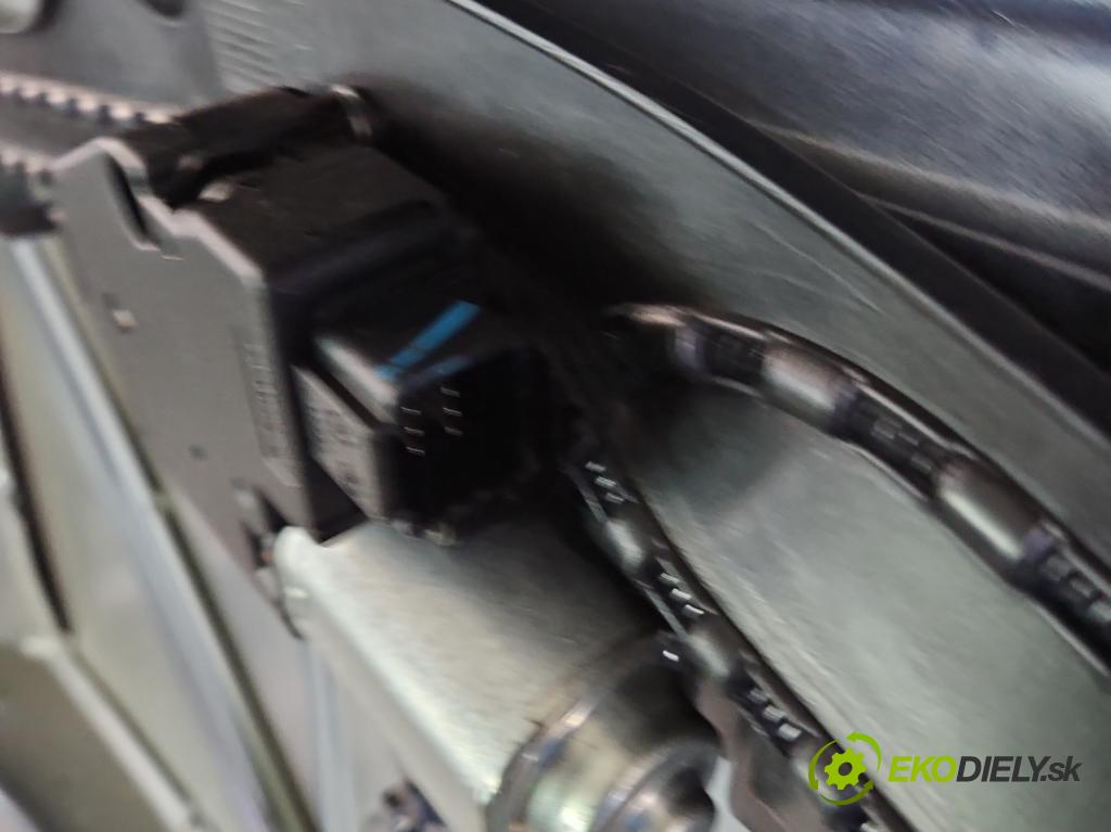 Peugeot 5008 I 2009-2017 2.0 hdi 163 hp automatic 120 kW 1997 cm3 5- Strecha: