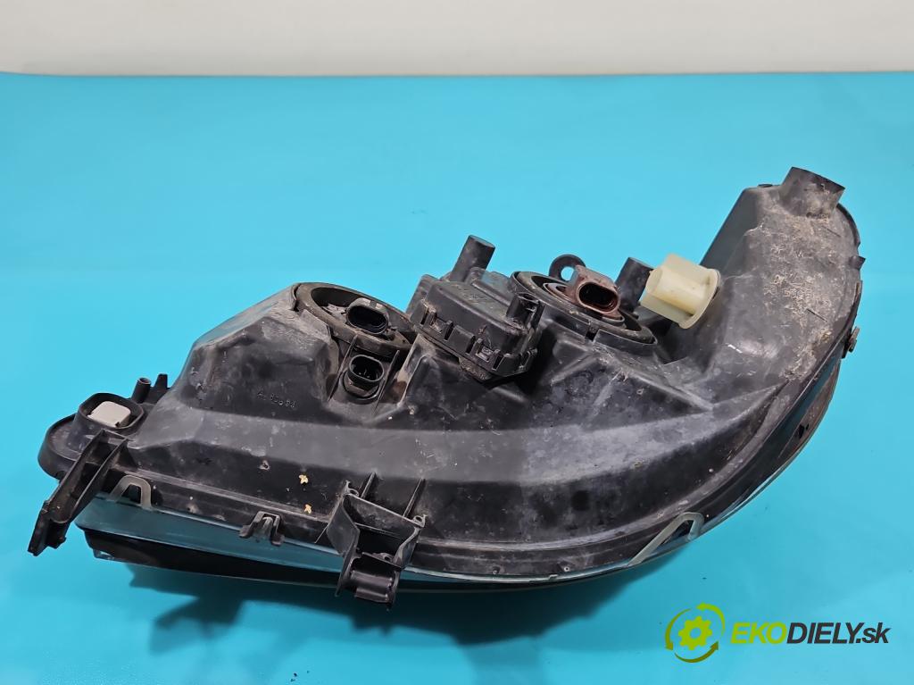 Opel Zafira A 1999-2005 1.8 16v 116 HP manual 85 kW 1796 cm3 5- Reflektor: pravý  (Pravé)