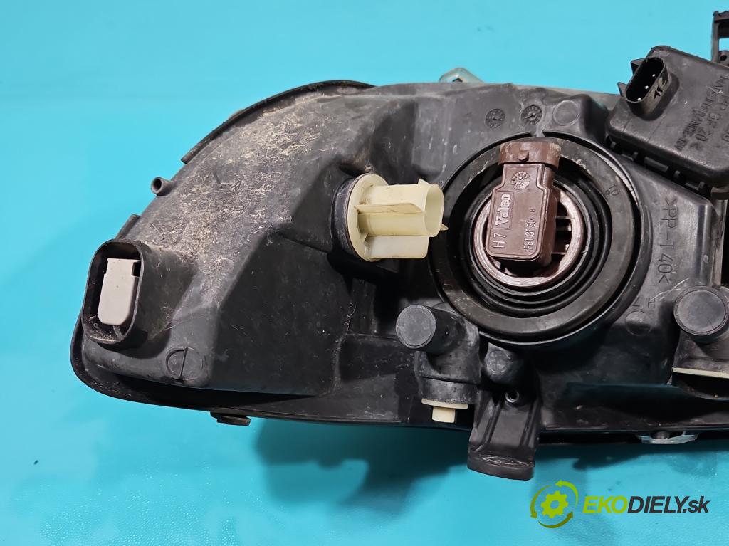 Opel Zafira A 1999-2005 1.8 16v 116 HP manual 85 kW 1796 cm3 5- Reflektor: pravý  (Pravé)