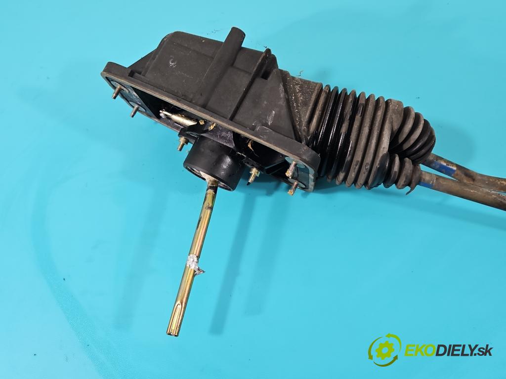 Audi A4 B6 2000-2004 1.9 TDI 131 HP manual 96 kW 1896 cm3 4- Páka: Změny: stupeň,rýchlosť 8E0711025 (Rýchlostné páky / kulisy)