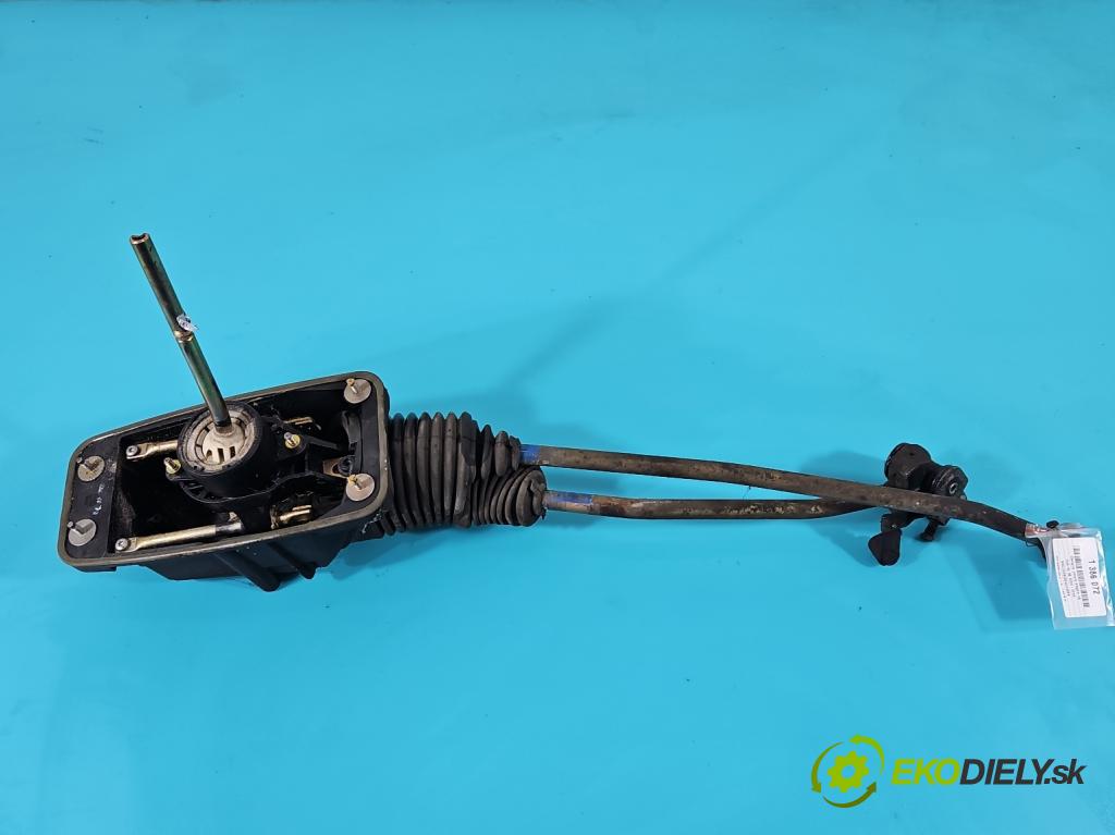 Audi A4 B6 2000-2004 1.9 TDI 131 HP manual 96 kW 1896 cm3 4- Páka: Změny: stupeň,rýchlosť 8E0711025 (Rýchlostné páky / kulisy)