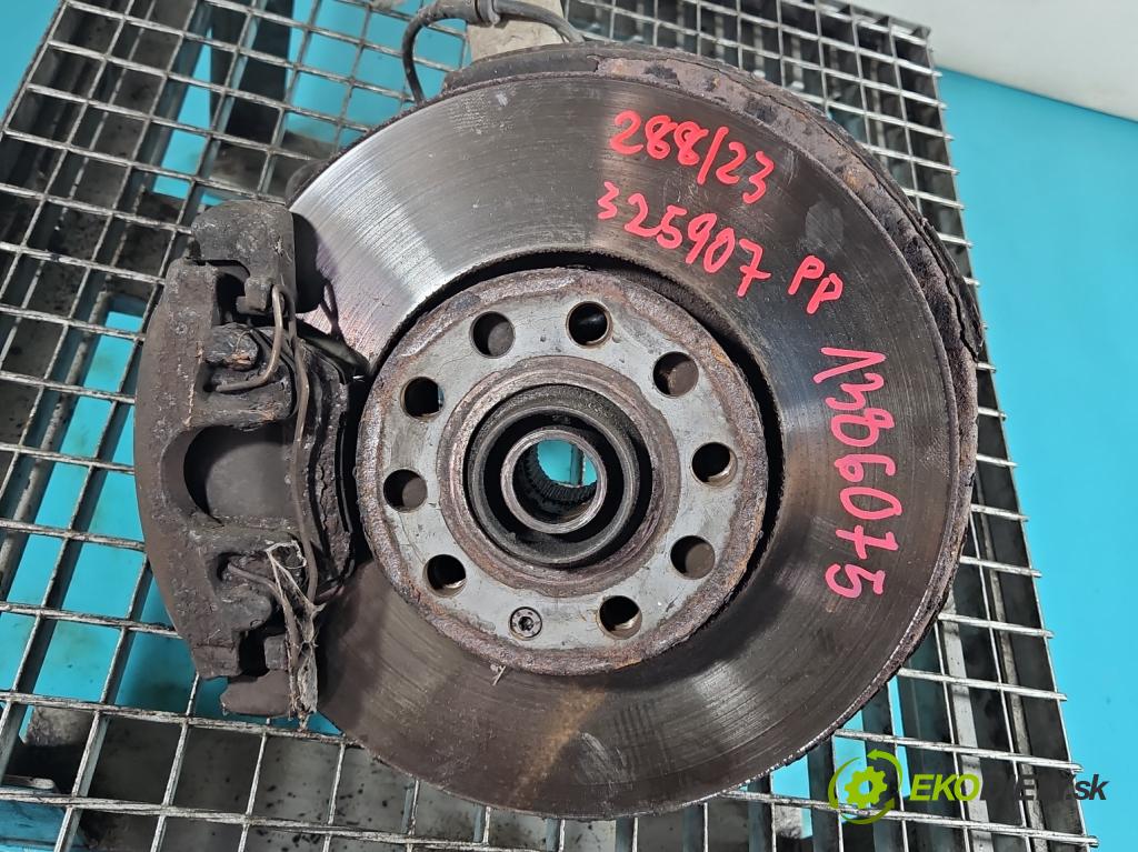 Audi A4 B6 2000-2004 1.9 TDI 131 HP manual 96 kW 1896 cm3 4- náboj pravé  (Náboje)