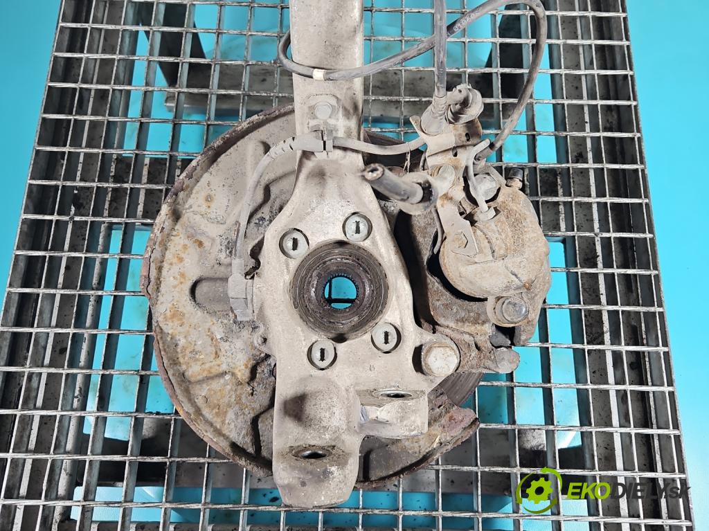 Audi A4 B6 2000-2004 1.9 TDI 131 HP manual 96 kW 1896 cm3 4- náboj pravé  (Náboje)