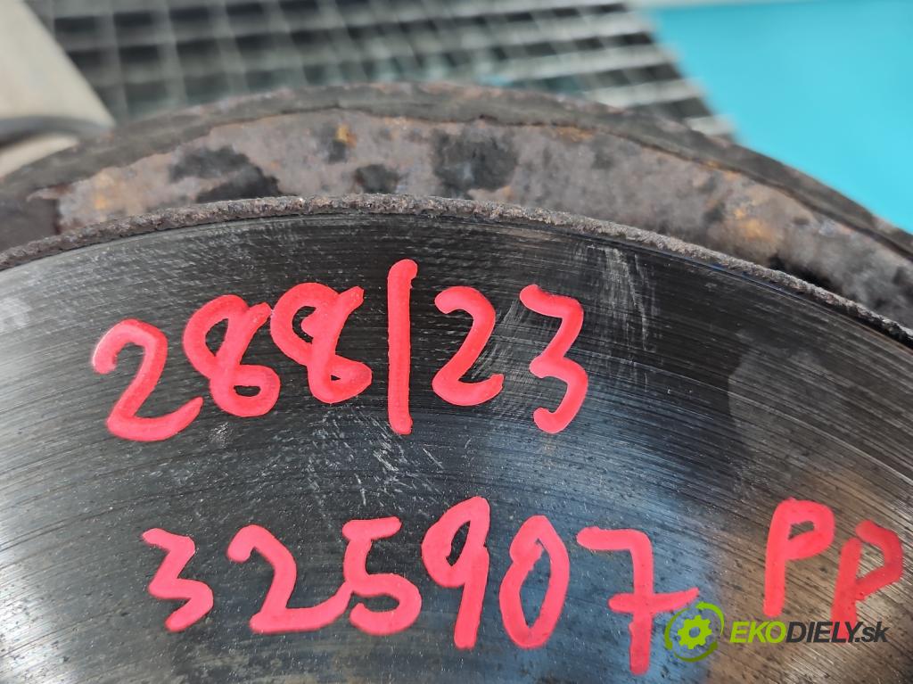 Audi A4 B6 2000-2004 1.9 TDI 131 HP manual 96 kW 1896 cm3 4- náboj pravé  (Náboje)