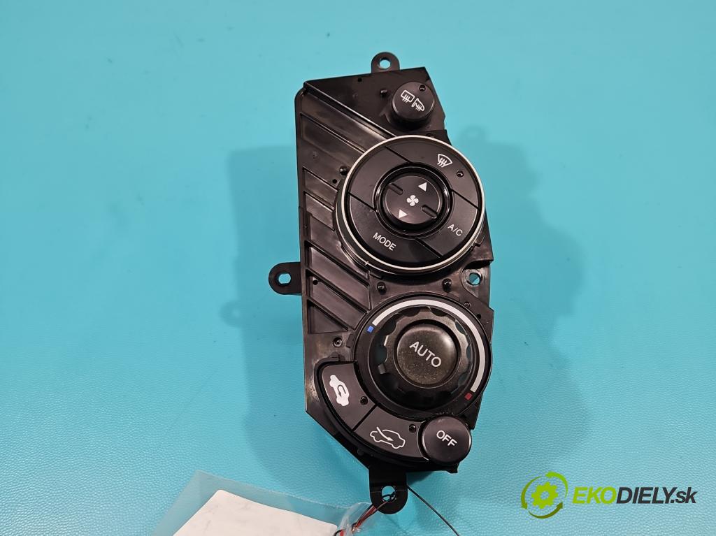 Honda Civic VIII 2006-2011 1.8 16v 140 HP manual 103 kW 1799 cm3 5- panel kúrenia 79600SMGG4
