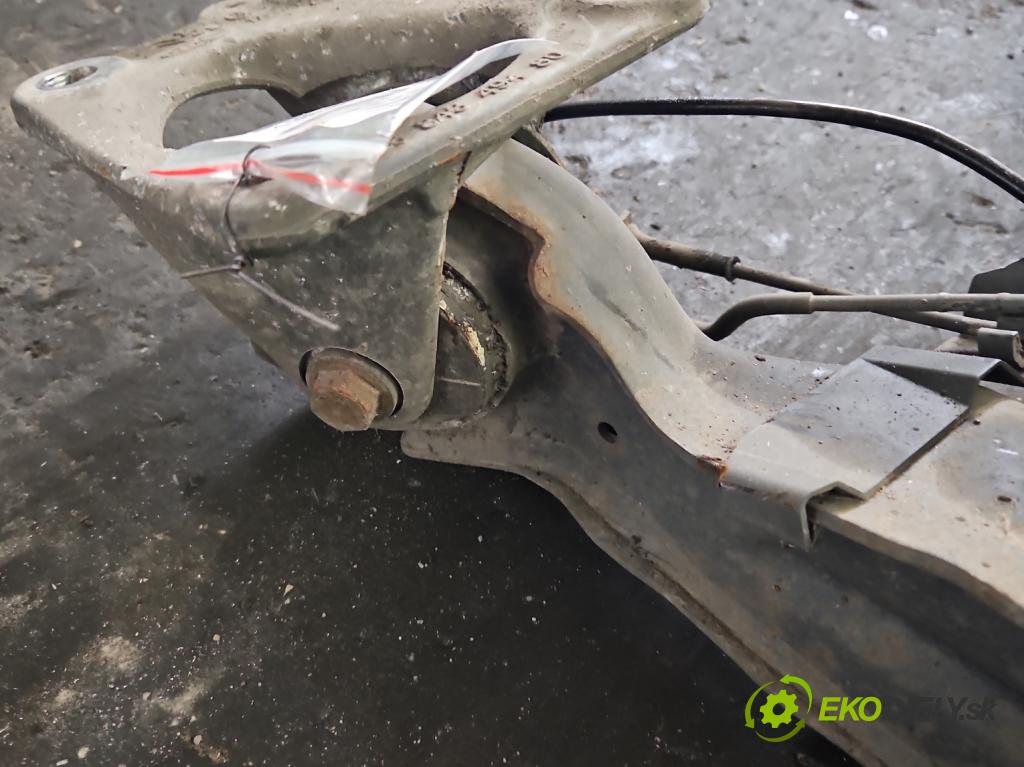 Peugeot 5008 I 2009-2017 2.0 hdi 163 hp automatic 120 kW 1997 cm3 5- zadní výztuha  (Výztuhy zadní)