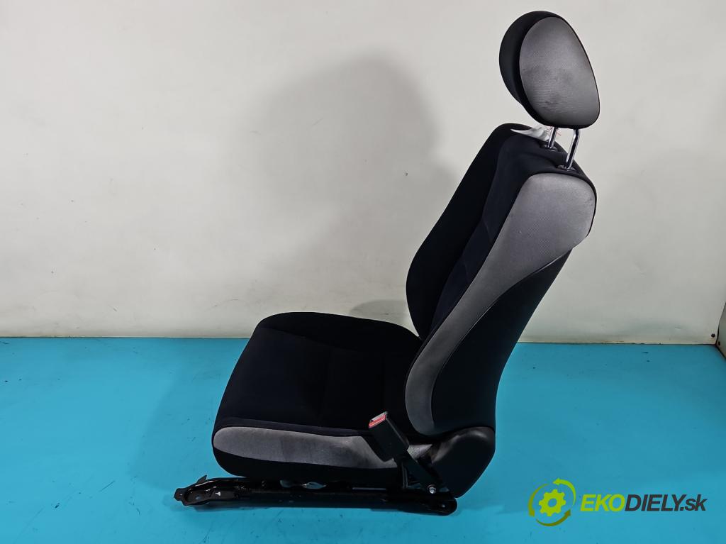 Honda Civic VIII 2006-2011 1.8 16v 140 HP manual 103 kW 1799 cm3 5- Sedačka pravý  (Sedačky, sedadlá)