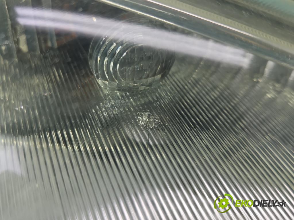 Citroen Berlingo I 1996-2008 2.0 hdi 90 HP manual 66 kW 1997 cm3 5- Reflektor: pravý  (Pravé)