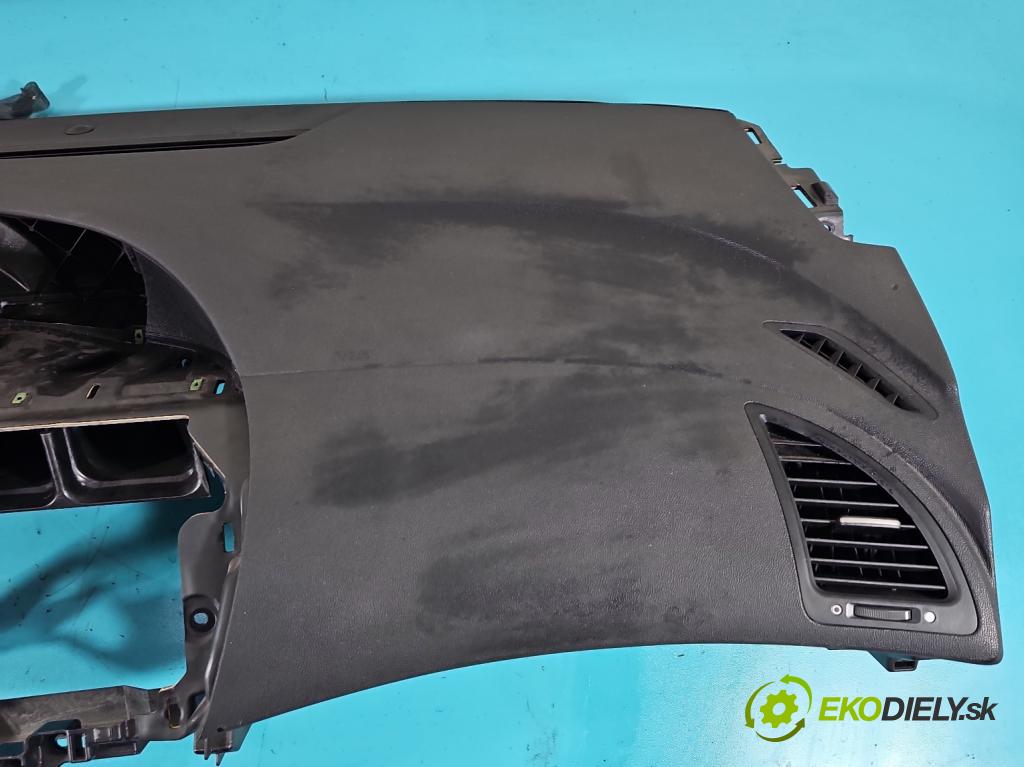 Honda Civic VIII 2006-2011 1.8 16v 140 HP manual 103 kW 1799 cm3 5- kokpit,pristrojová doska rozdeľovacia