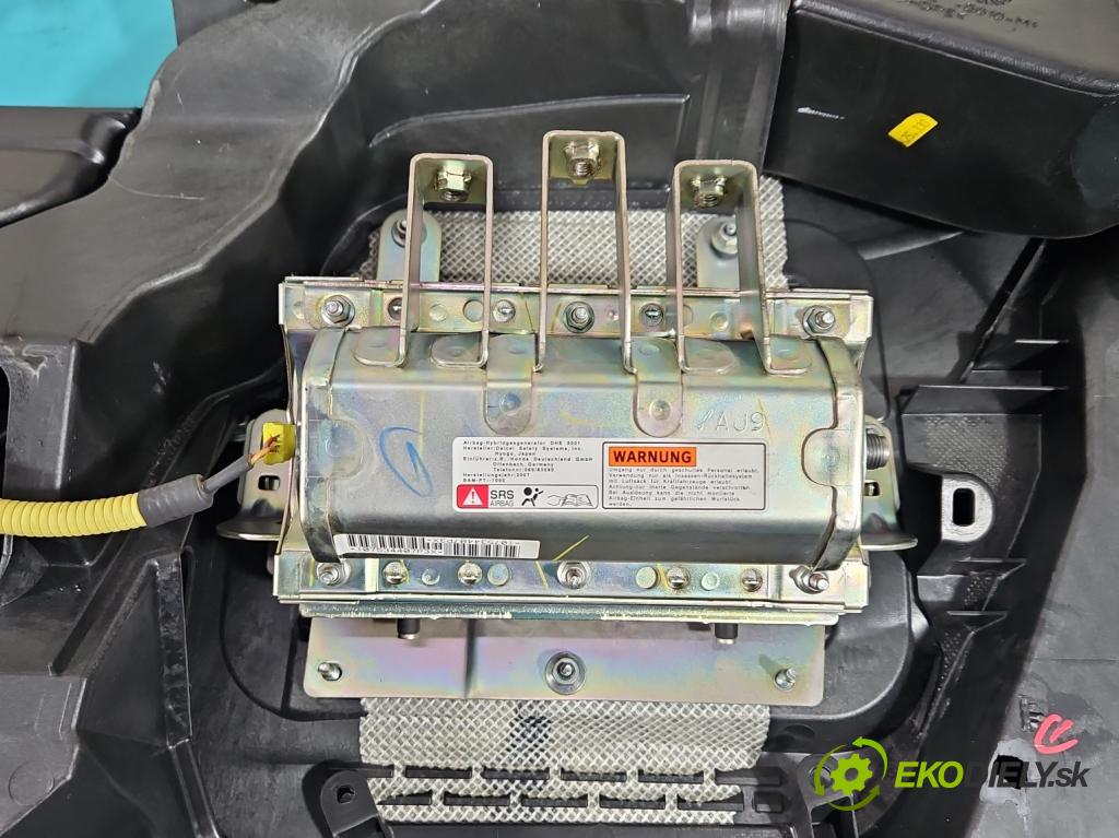 Honda Civic VIII 2006-2011 1.8 16v 140 HP manual 103 kW 1799 cm3 5- kokpit,pristrojová doska rozdeľovacia
