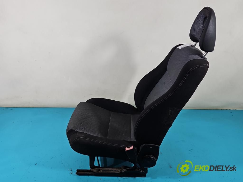 Fiat Seicento 1.1b 54 HP manual 40 kW 1108 cm3 3- Sedačka pravý  (Sedačky, sedadlá)