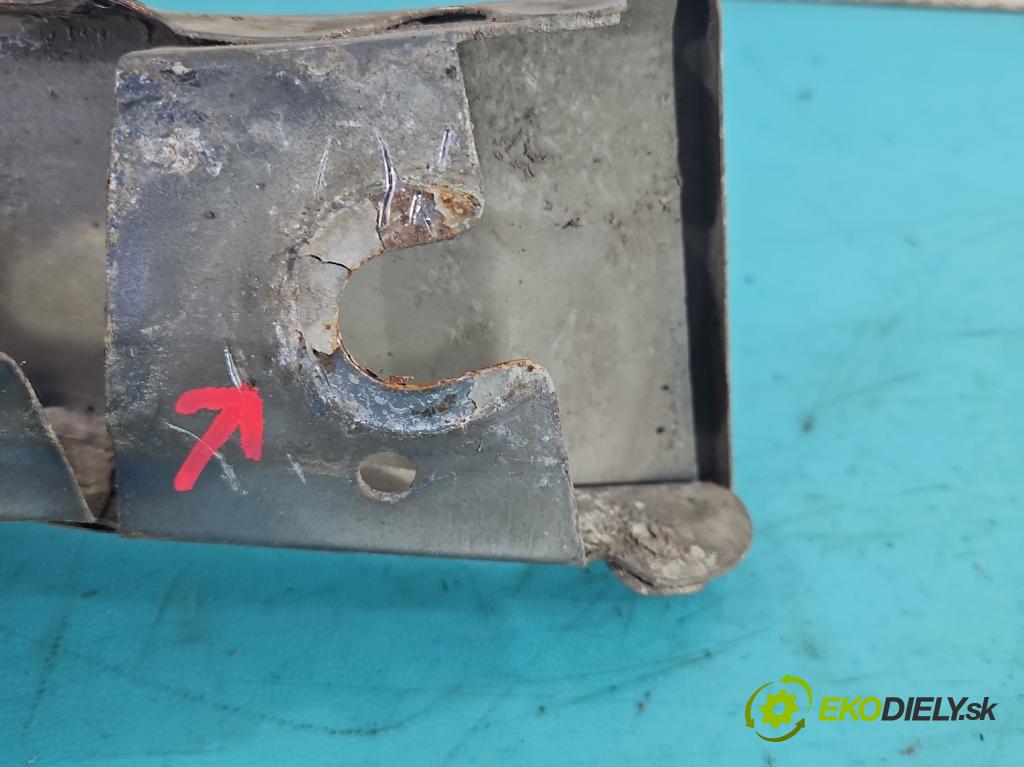 Peugeot 407 2.0 hdi 136hp automatic 100 kW 1997 cm3 4- blatnik přední levý  (Predné ľavé)