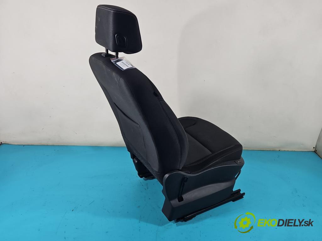 Renault Clio III 2005-2012 1,2.0 16v 101 HP manual 74 kW 1149 cm3 5- Sedačka pravý  (Sedačky, sedadlá)