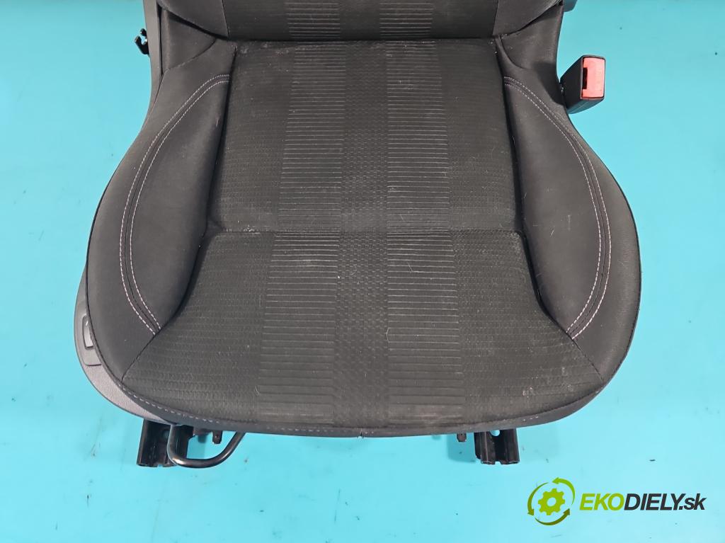 Renault Clio III 2005-2012 1,2.0 16v 101 HP manual 74 kW 1149 cm3 5- Sedačka pravý  (Sedačky, sedadlá)