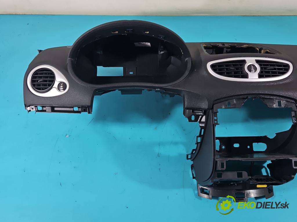 Renault Clio III 2005-2012 1,2.0 16v 101 HP manual 74 kW 1149 cm3 5- kokpit,pristrojová doska rozdeľovacia