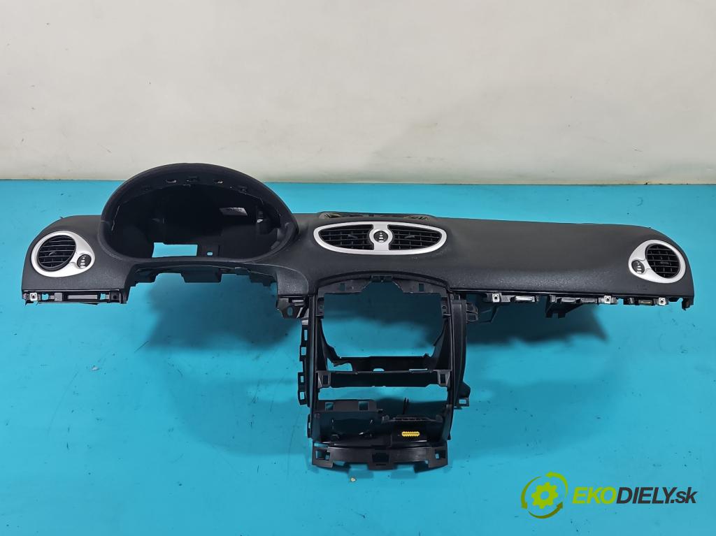 Renault Clio III 2005-2012 1,2.0 16v 101 HP manual 74 kW 1149 cm3 5- kokpit,pristrojová doska rozdeľovacia 