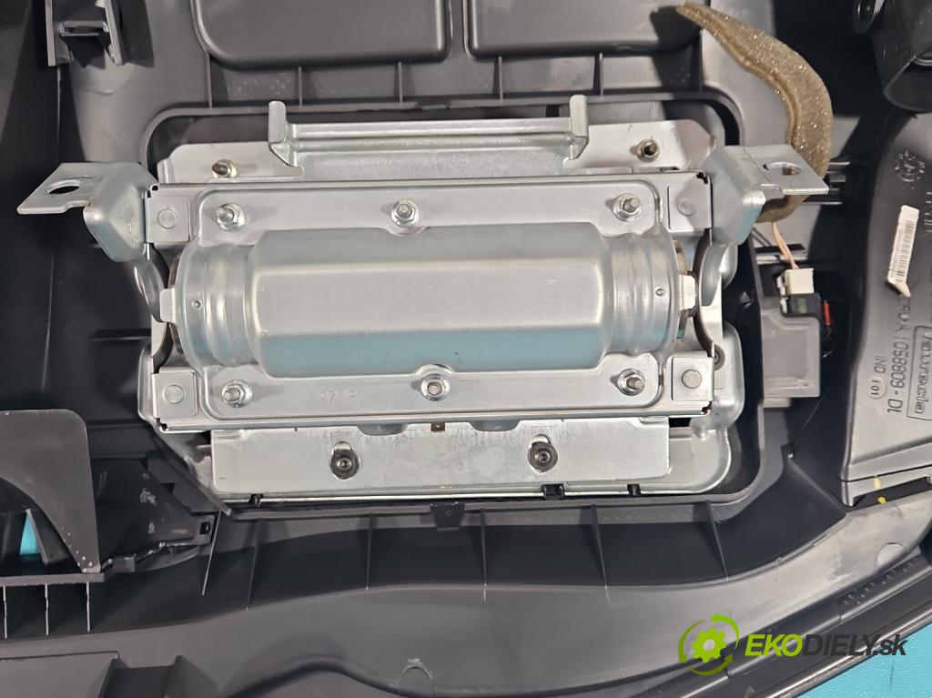 Renault Clio III 2005-2012 1,2.0 16v 101 HP manual 74 kW 1149 cm3 5- kokpit,pristrojová doska rozdeľovacia