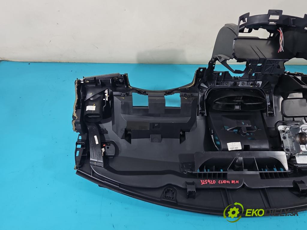 Renault Clio III 2005-2012 1,2.0 16v 101 HP manual 74 kW 1149 cm3 5- kokpit,pristrojová doska rozdeľovacia