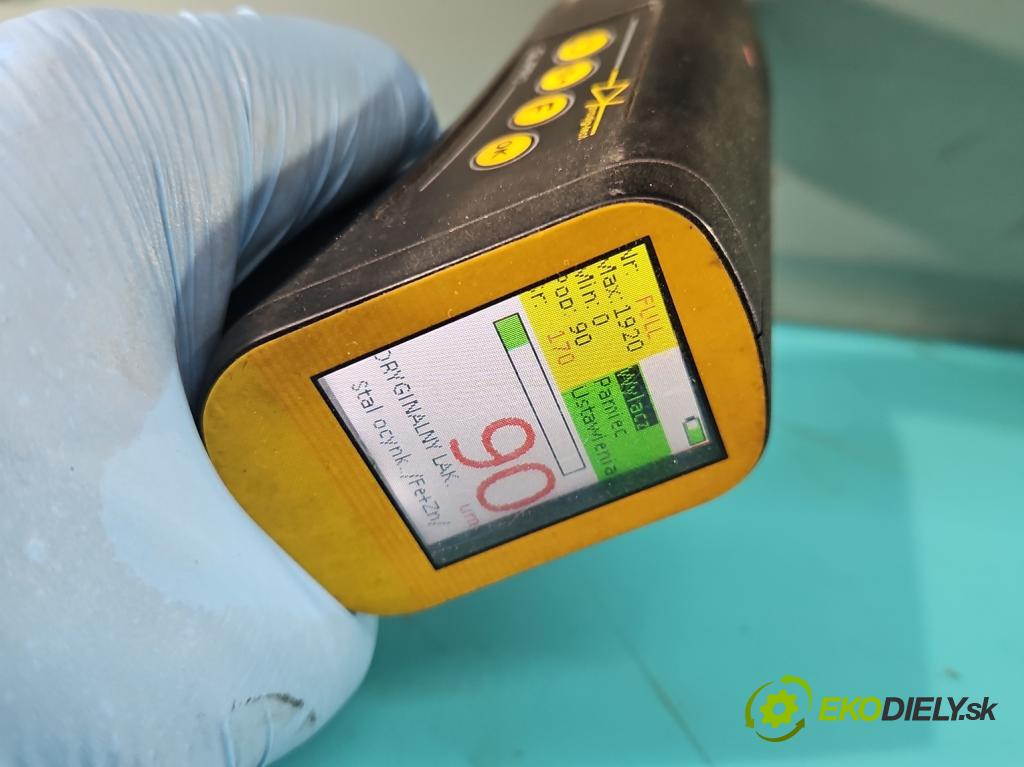 Volvo V40 I 1995-2004 1.9 TD 90 hp manual 66 kW 1870 cm3 5- zadní kufrové dveře  (Zadní kapoty)