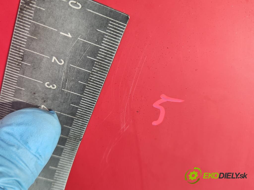Mitsubishi L200 1996-2007 2.5d 75 HP manual 55 kW 2477 cm3 5- kapota predná