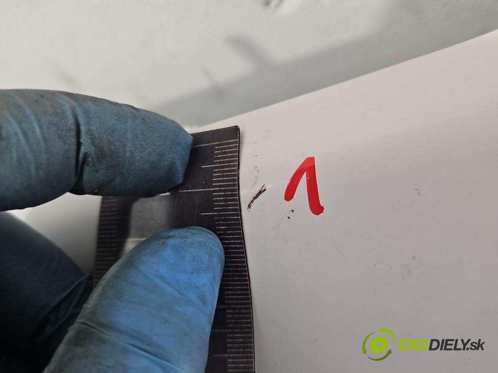 Toyota Auris I 2006-2013 1.4 D4D 90 hp manual 66 kW 1364 cm3 5- blatnik přední levý  (Predné ľavé)