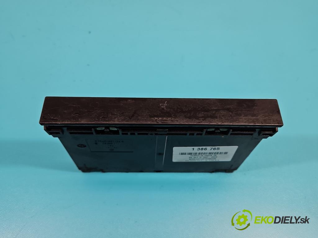 Vw Golf IV 1997-2003 1.9 sdi 68 HP manual 50 kW 1896 cm3 5- Rukojeť: na nápoje: 1J0858601B (Úchyty, držiaky na nápoje)