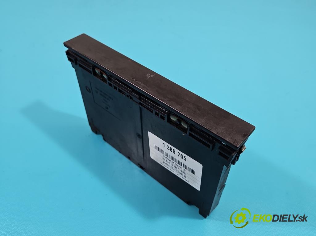 Vw Golf IV 1997-2003 1.9 sdi 68 HP manual 50 kW 1896 cm3 5- Rukojeť: na nápoje: 1J0858601B (Úchyty, držiaky na nápoje)