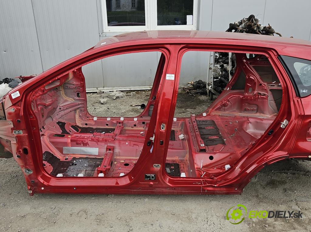 Suzuki SX4 S-Cross 2013-2021 1.4 T 129 hp manual 95 kW 1373 cm3 5- práh levý  (Ostatní)