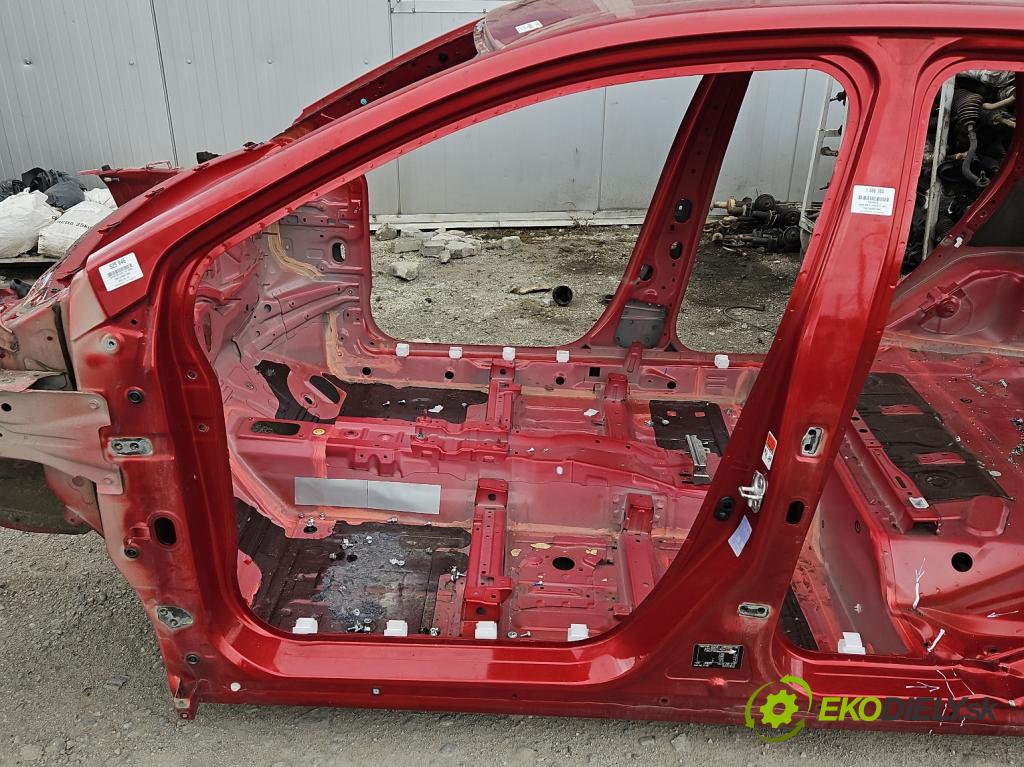 Suzuki SX4 S-Cross 2013-2021 1.4 T 129 hp manual 95 kW 1373 cm3 5- práh levý  (Ostatní)