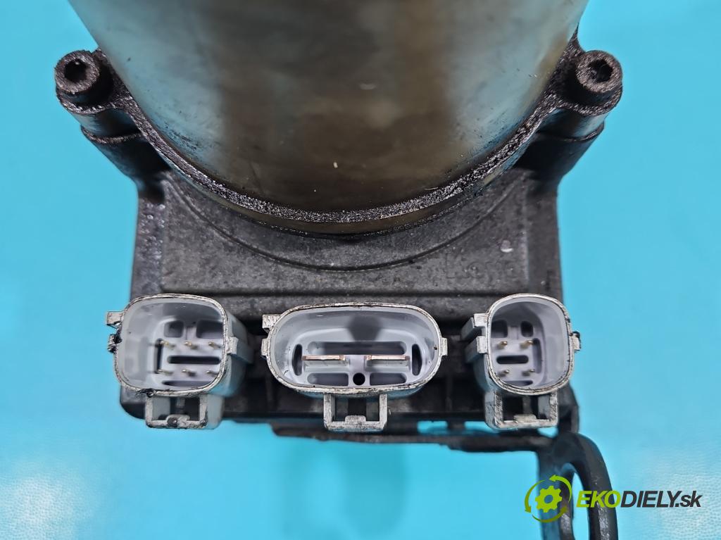 Mazda 5  2005-2010 1.8 16V 116 HP manual 85 kW 1798 cm3 5- čerpadlo posilovač  (Servočerpadlá, pumpy riadenia)