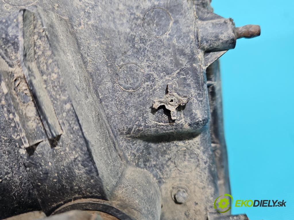 Mitsubishi L200 1996-2007 2.5d 75 HP manual 55 kW 2477 cm3 5- Reflektor: pravý  (Pravé)