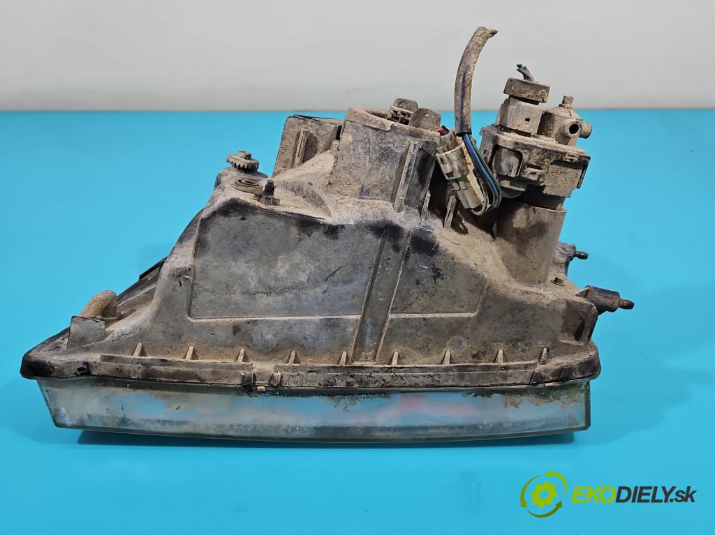 Mitsubishi L200 1996-2007 2.5d 75 HP manual 55 kW 2477 cm3 5- Reflektor: pravý  (Pravé)