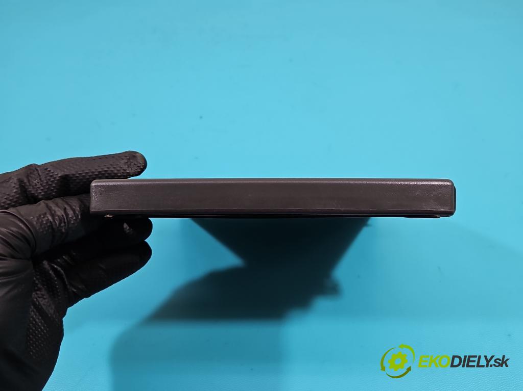 Mitsubishi L200 1996-2007 2.5d 75 HP manual 55 kW 2477 cm3 5- Rukojeť: na nápoje: MB869860-01 (Úchyty, držiaky na nápoje)