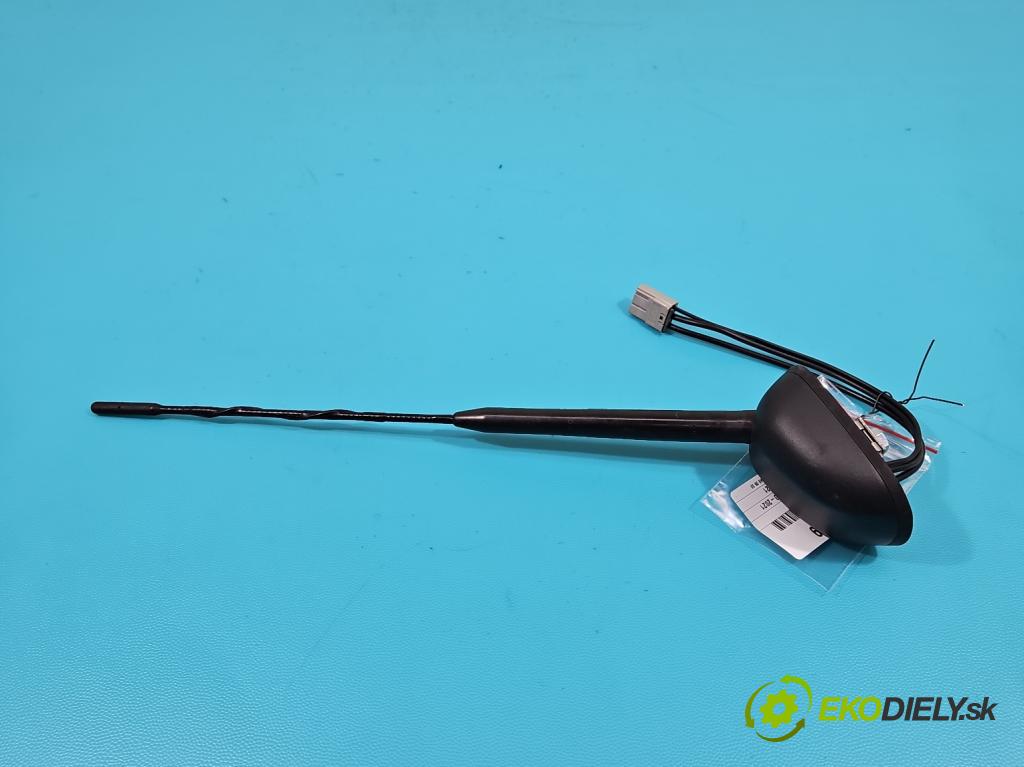 Suzuki SX4 S-Cross 2013-2021 1.4 T 129 HP manual 95 kW 1373 cm3 5- Antena