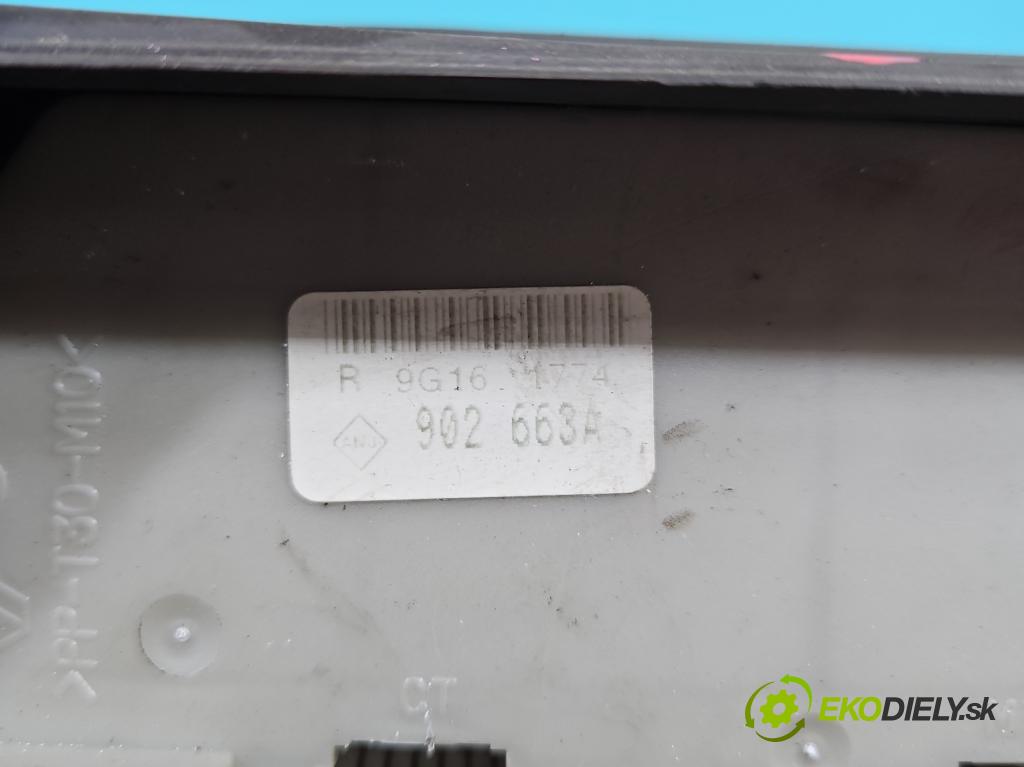 Renault Clio III 2005-2012 1,2.0 16v 101 hp manual 74 kW 1149 cm3 5- skříňka pojistková 8200683706 (Pojistkové skříňky)