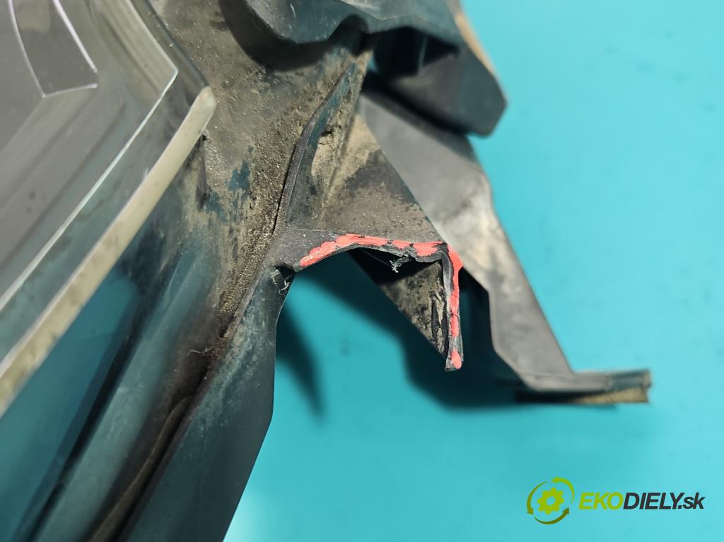 Renault Clio III 2005-2012 1,2.0 16v 101 HP manual 74 kW 1149 cm3 5- Reflektor: pravý 8200892498 (Pravé)