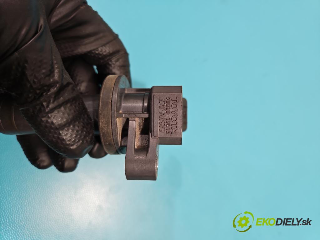 Peugeot 107 1.0 68 HP manual 50 kW 998 cm3 3- cievka zapaľovacia 90080-19015 (Zapaľovacie cievky, moduly)