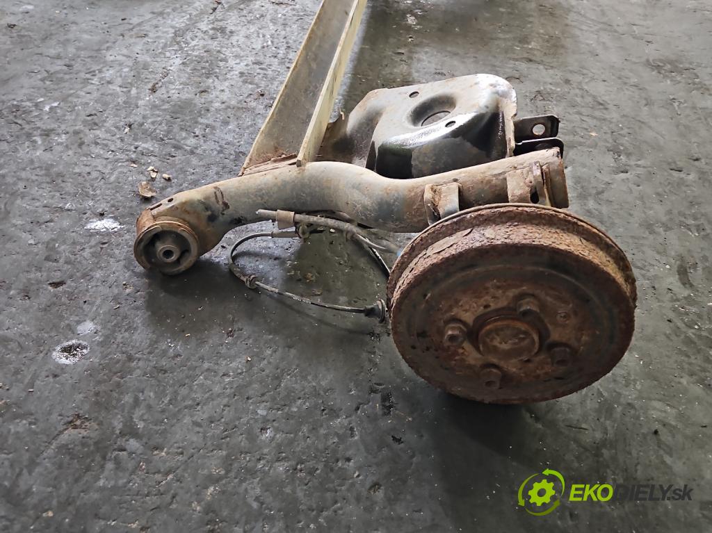 Peugeot 107 1.0 68 hp manual 50 kW 998 cm3 3- zadní výztuha  (Výztuhy zadní)