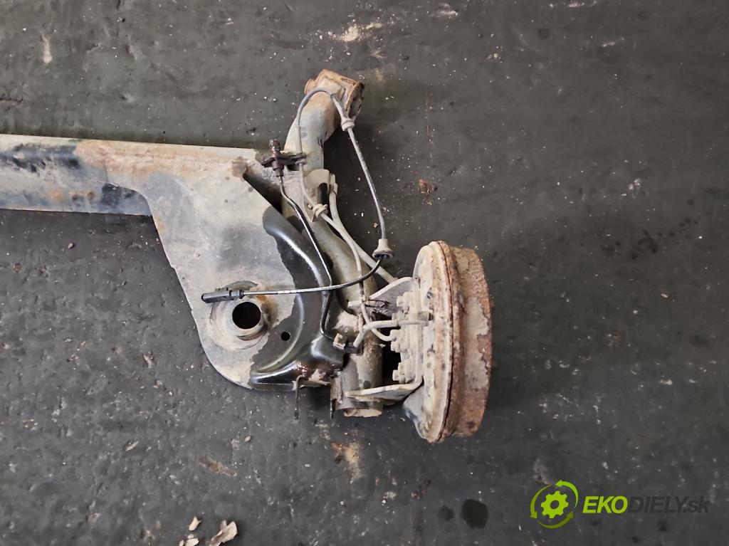 Peugeot 107 1.0 68 hp manual 50 kW 998 cm3 3- zadní výztuha  (Výztuhy zadní)