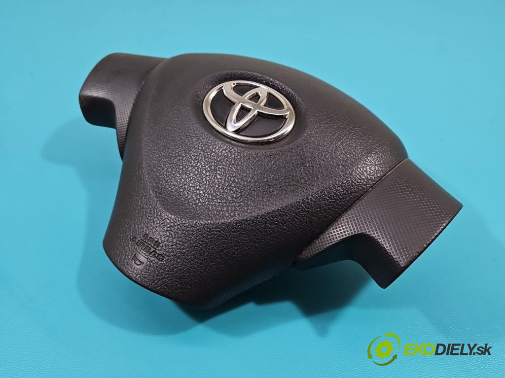 Toyota Auris I 2006-2013 1.4 D4D 90 HP manual 66 kW 1364 cm3 5- airbag vzduch: Řidiči:  (Airbagy)