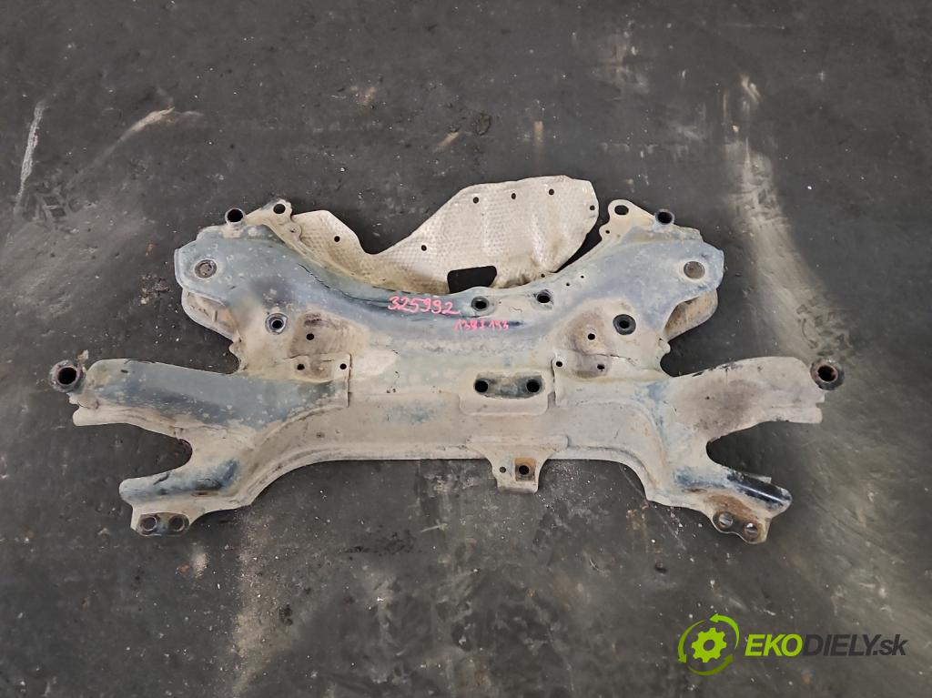Toyota Auris I 2006-2013 1.4 D4D 90 HP manual 66 kW 1364 cm3 5- výstuha motora 