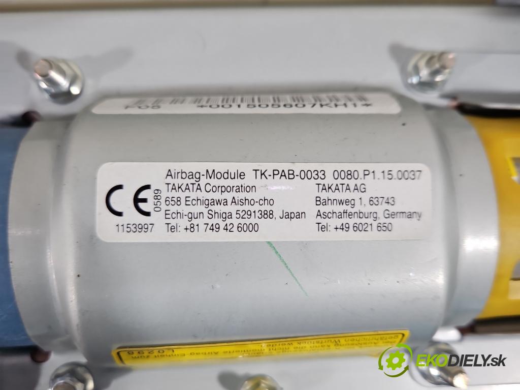 Toyota Auris I 2006-2013 1.4 D4D 90 HP manual 66 kW 1364 cm3 5- kokpit,pristrojová doska rozdeľovacia
