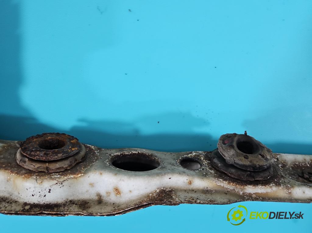 Toyota Auris I 2006-2013 1.4 D4D 90 hp manual 66 kW 1364 cm3 5- stěna přední  (Výztuhy přední)