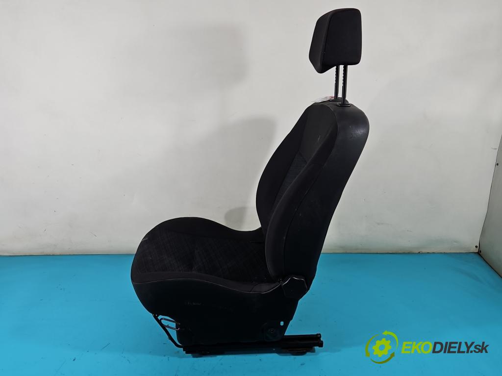 Renault Clio III 2005-2012 1,2.0 16V 75 HP manual 55 kW 1149 cm3 3- Sedačka pravý  (Sedačky, sedadlá)