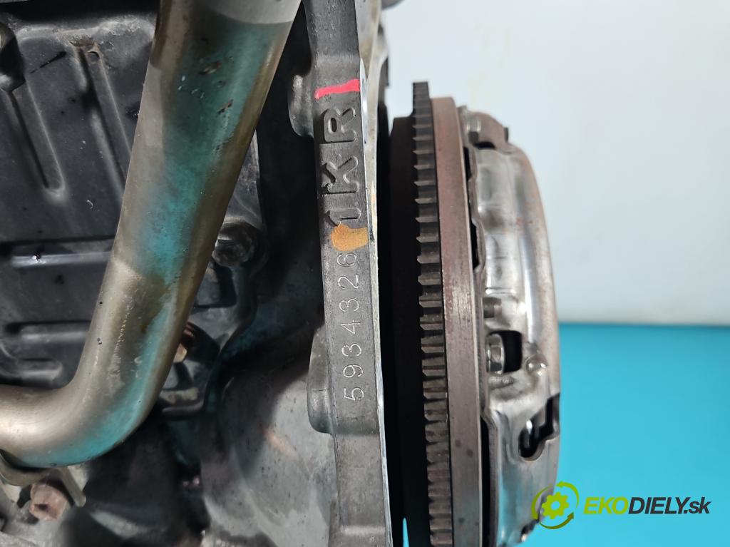 Peugeot 107 1.0 68 HP manual 50 kW 998 cm3 3- motor benzín: 1KR
