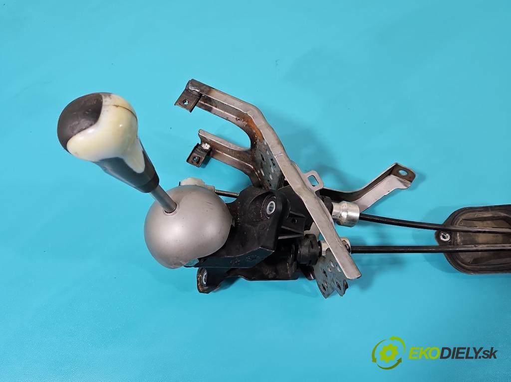 Honda Civic VIII 2006-2011 1.8 16v 140 HP manual 103 kW 1799 cm3 5- Páka: Změny: stupeň,rýchlosť  (Rýchlostné páky / kulisy)