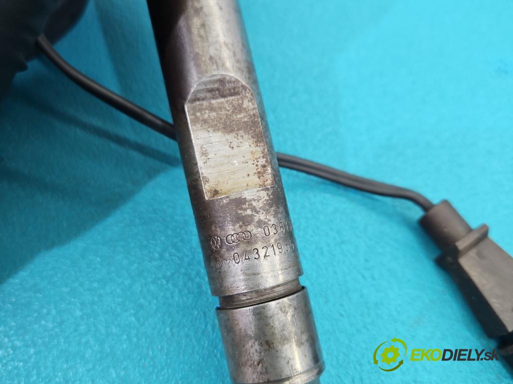 Audi A3 8L 1996-2003 1.9 tdi 110 HP manual 81 kW 1896 cm3 3- vstrek 038130202B (Vstrekovač paliva)