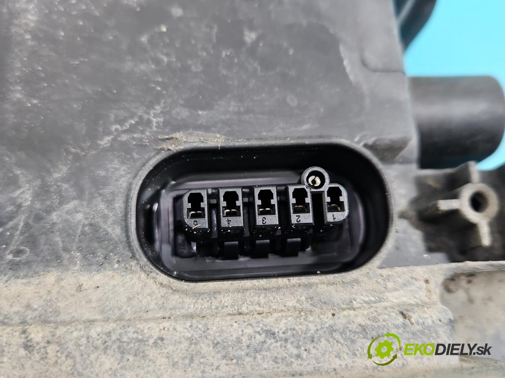 Audi A6 C6 2004-2011 2.7 TDI 179KM automatic 132 kW 2698 cm3 5- Reflektor: pravý 4F0941004AK (Pravé)