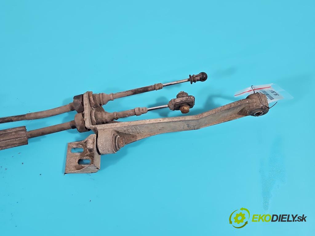 Vw Polo III 6N 1994-2001 1.4 16V 101 HP manual 74 kW 1390 cm3 3- Páka: Změny: stupeň,rýchlosť  (Rýchlostné páky / kulisy)